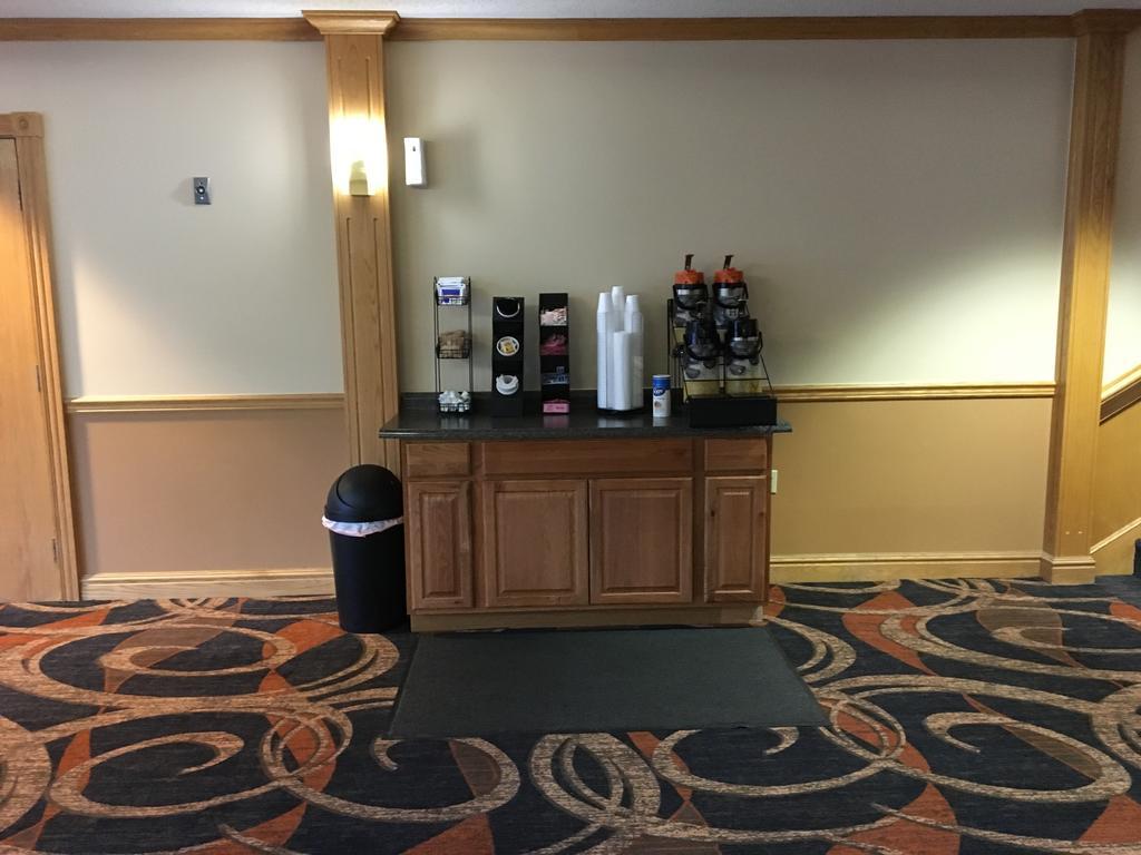 Cabot Inn & Suites Lancaster Extérieur photo