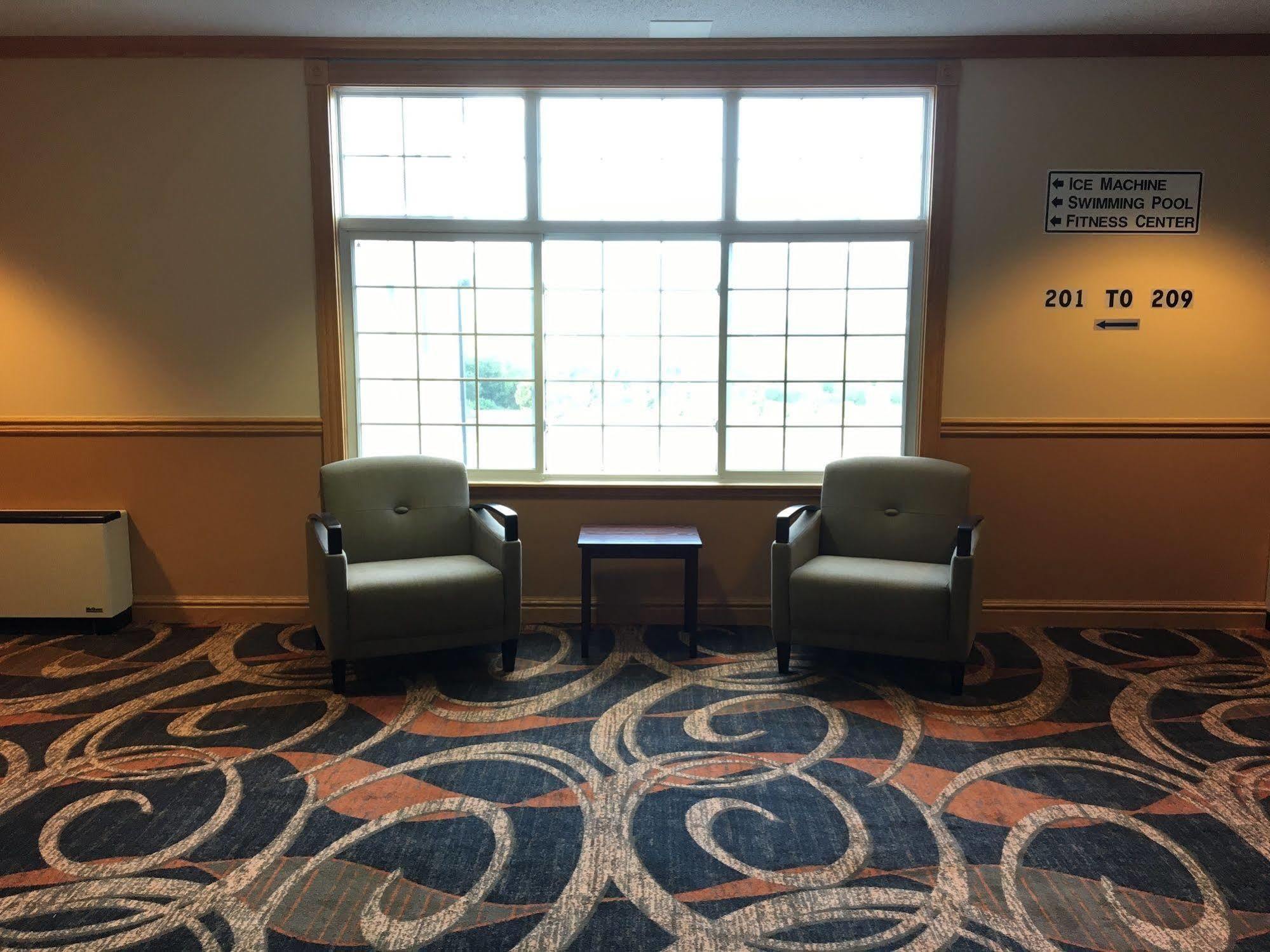 Cabot Inn & Suites Lancaster Extérieur photo