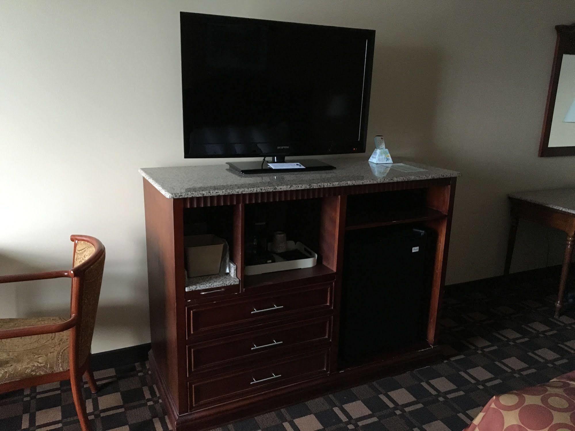 Cabot Inn & Suites Lancaster Extérieur photo