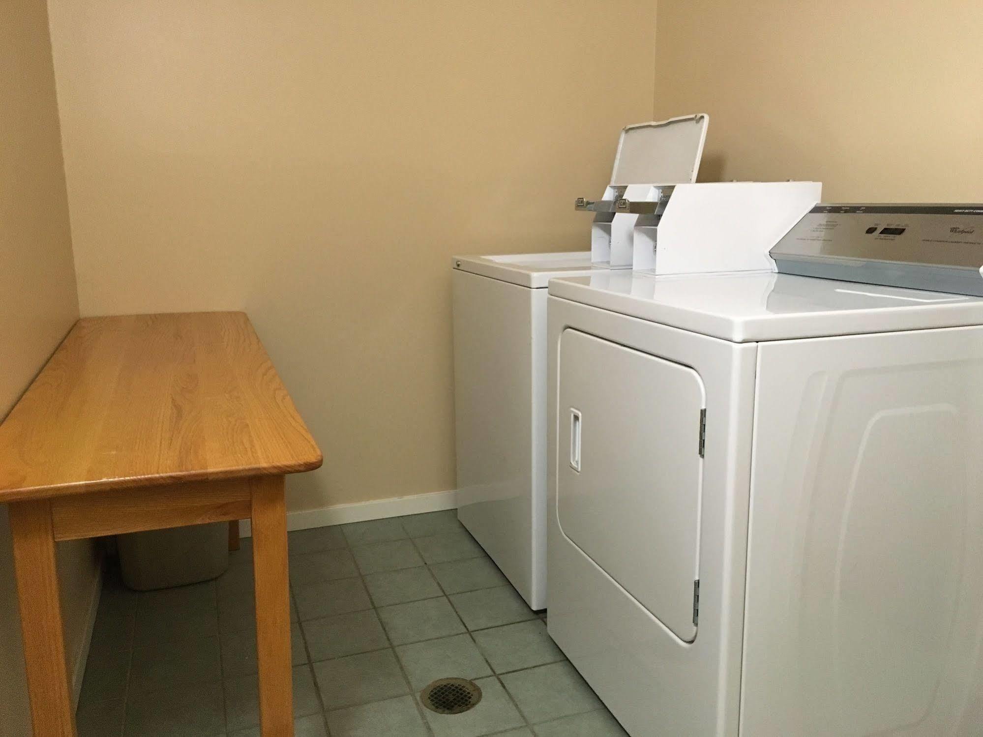 Cabot Inn & Suites Lancaster Extérieur photo